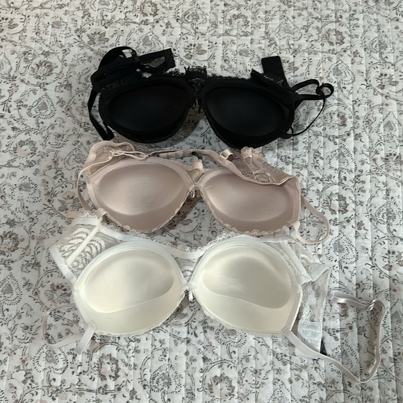 Never Worn, 34C Bra Set! - Picture 2 of 2